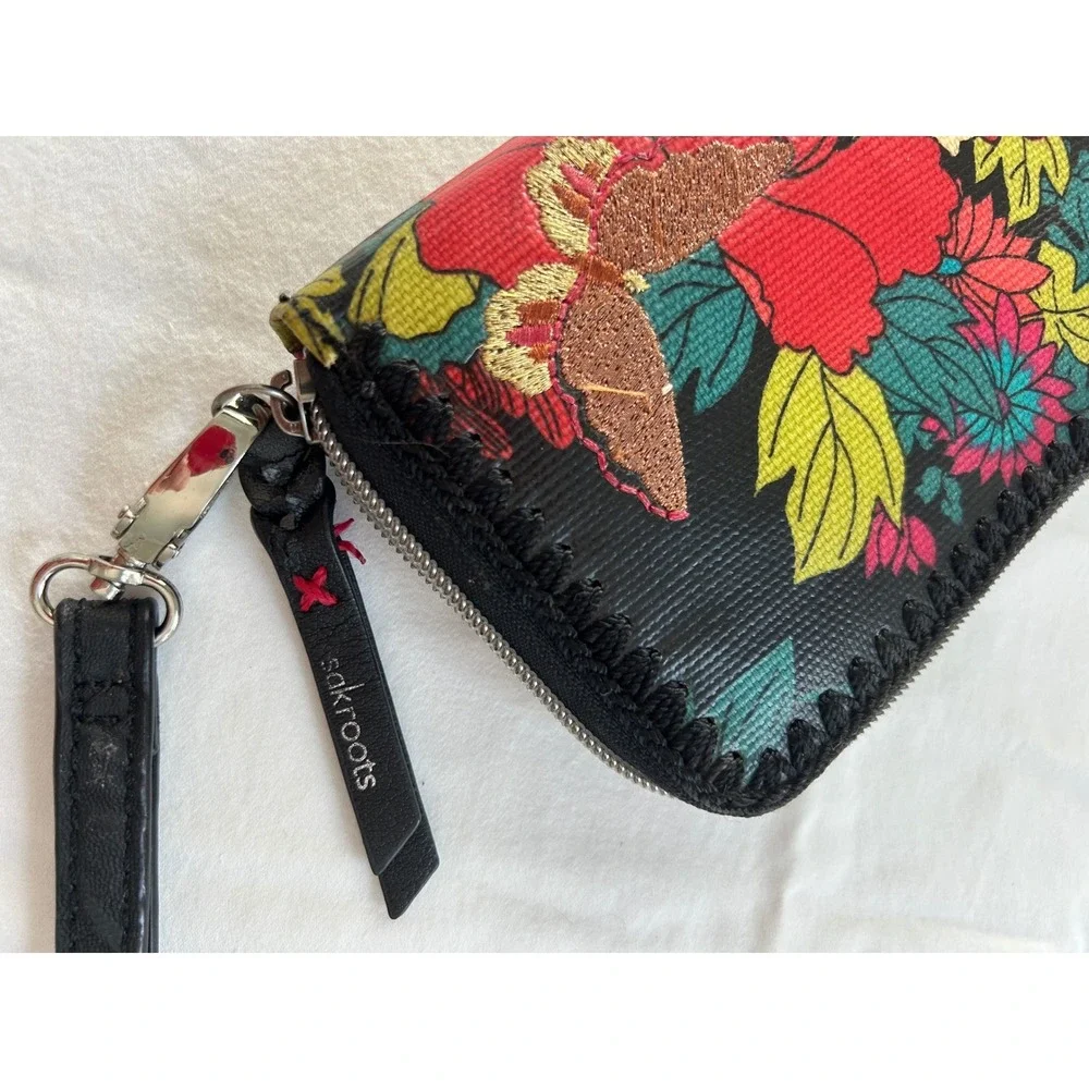 Sakroots Artist Circle Floral Butterfly Large Zip Around Wristlet Wallet Black